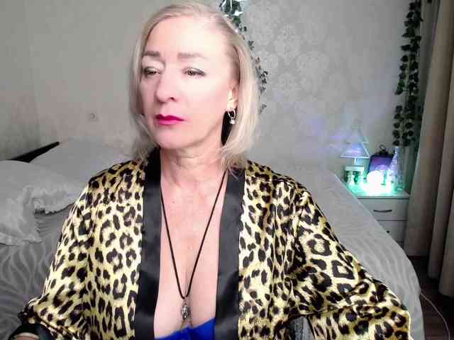 hunters-woman webcam