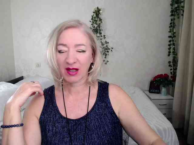 hunters-woman webcam