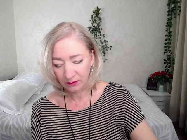 hunters-woman webcam