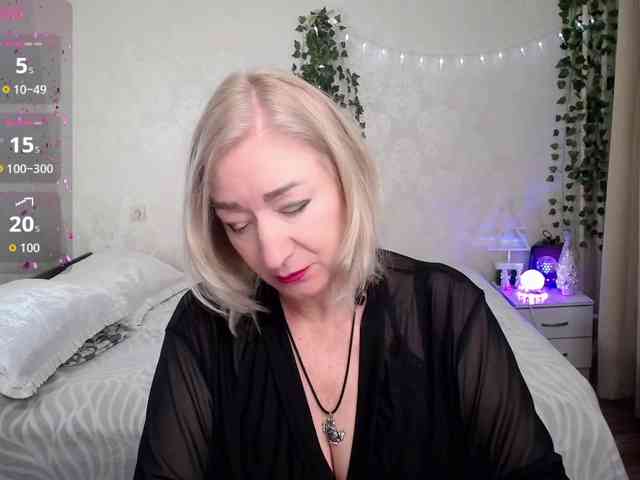 hunters-woman webcam