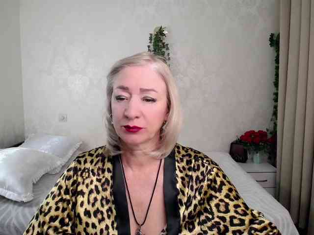 hunters-woman webcam