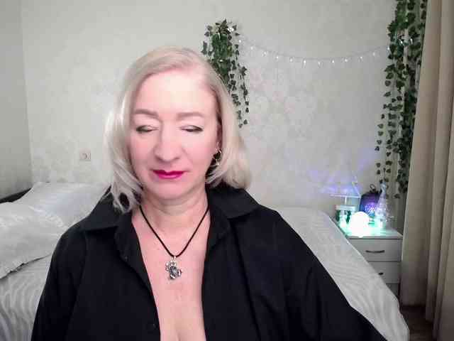 hunters-woman webcam