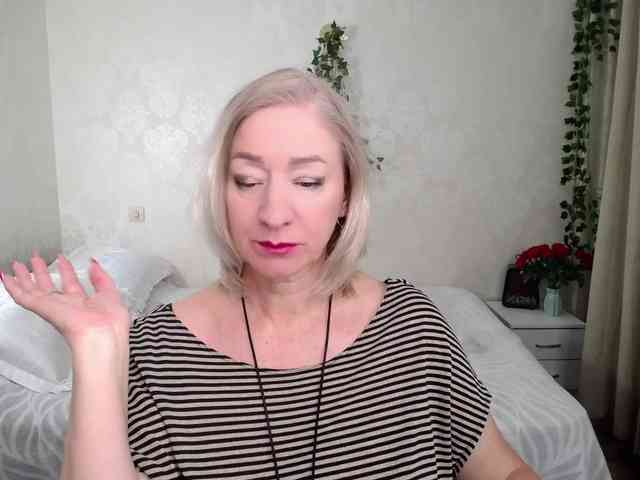 hunters-woman webcam