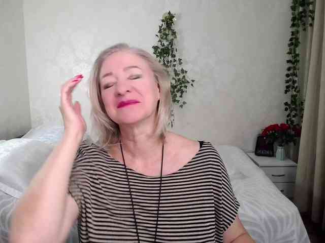 hunters-woman webcam