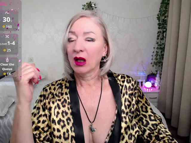 hunters-woman hunters-woman