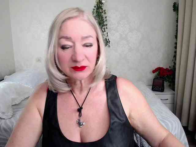 hunters-woman webcam