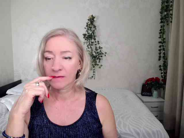 hunters-woman webcam