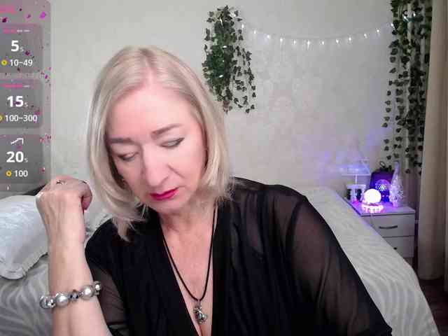 hunters-woman webcam