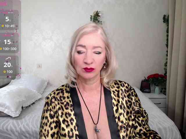 hunters-woman webcam