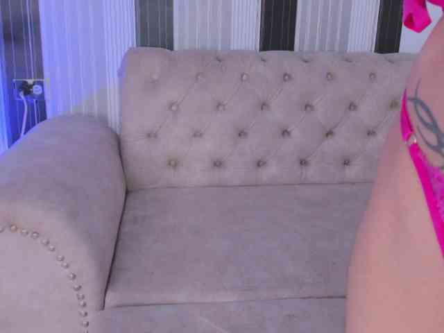 kylie-strong kylie-strong