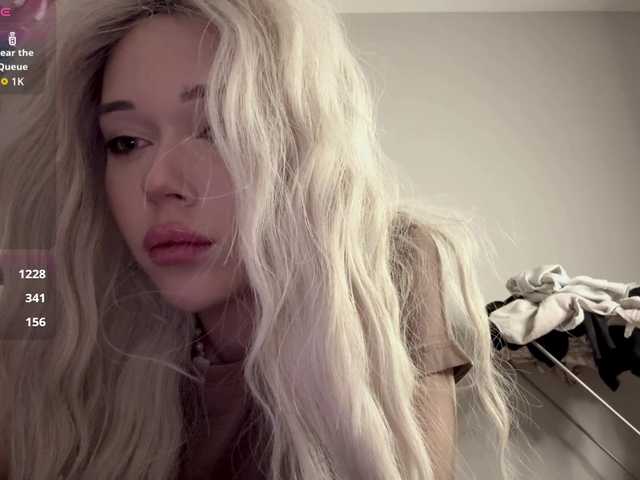 LupeVillari's BongaCams show and profile