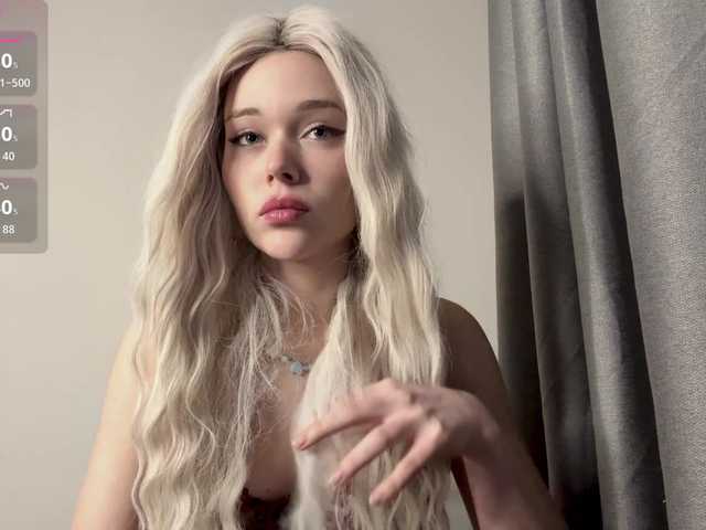 LupeVillari's BongaCams show and profile