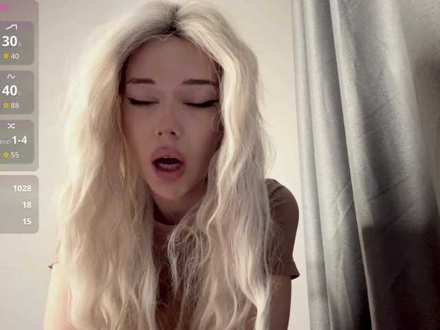 LupeVillari's BongaCams show and profile