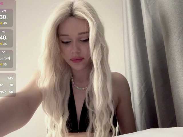 LupeVillari – webcam model profile photo