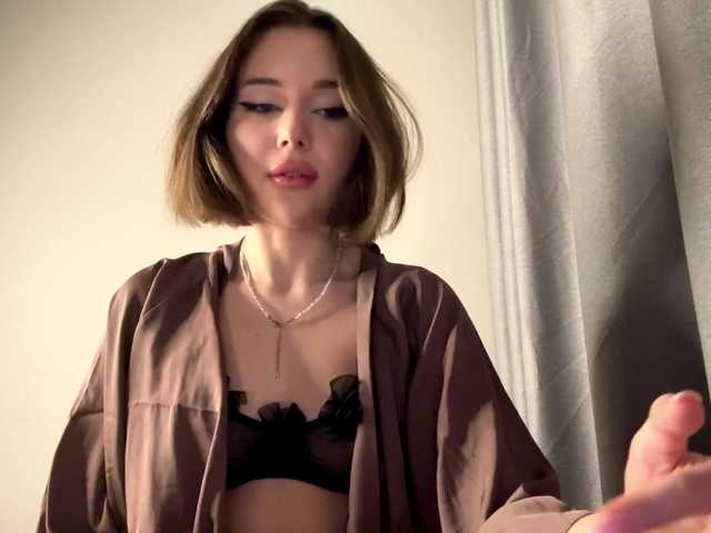 LupeVillari's BongaCams show and profile