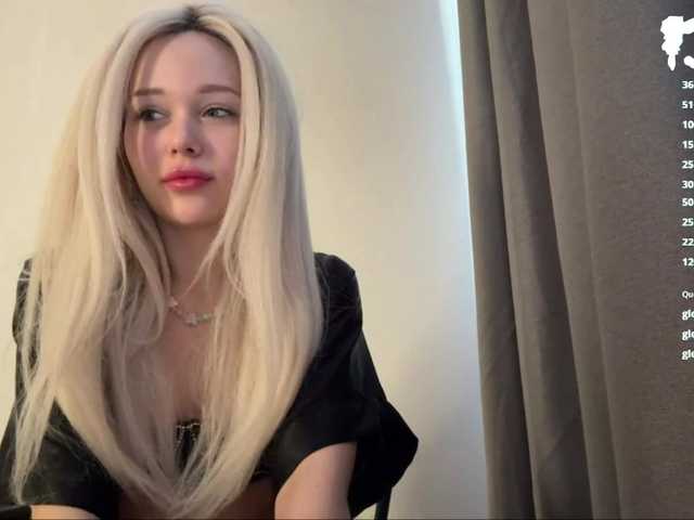 LupeVillari's BongaCams show and profile