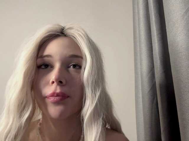 LupeVillari's BongaCams show and profile