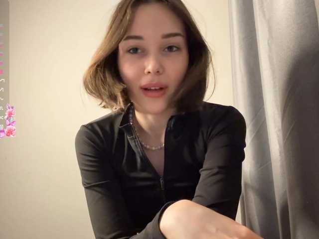 LupeVillari – webcam model profile photo