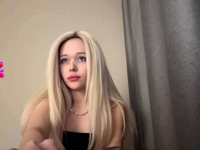 LupeVillari's BongaCams show and profile