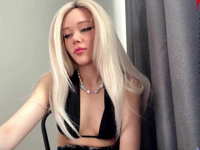 LupeVillari's BongaCams show and profile