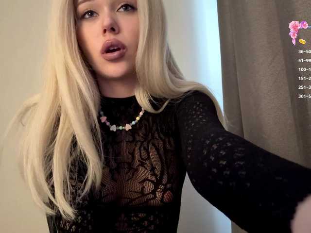 LupeVillari's BongaCams show and profile