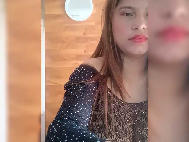 EmilyCCm's BongaCams show and profile