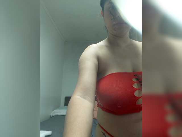 EmilyCCm's BongaCams show and profile