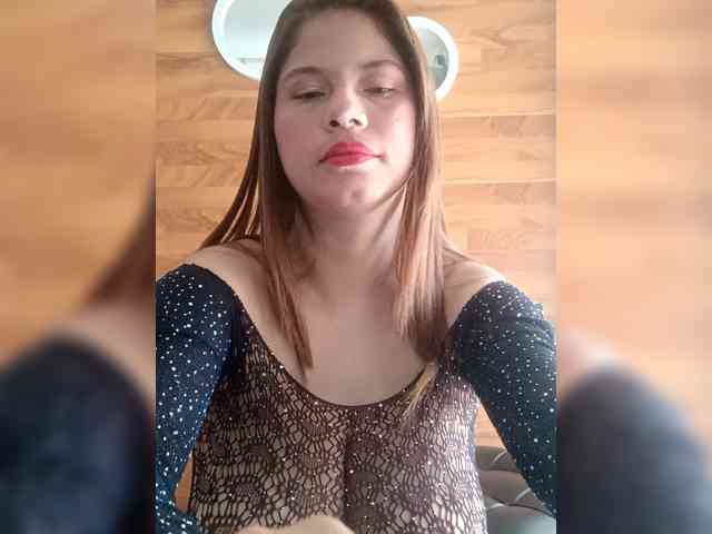 EmilyCCm Live Webcam on BongaCams