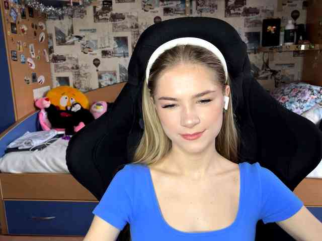 LuveniaMalena webcam