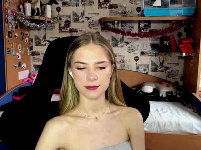 LuveniaMalena webcam