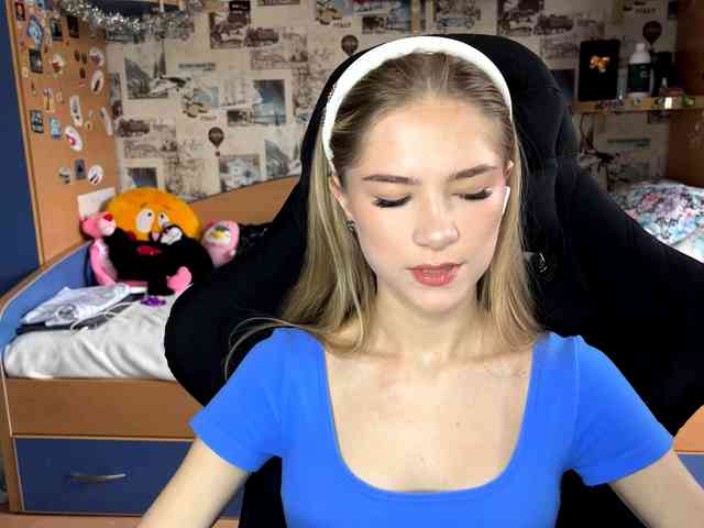 LuveniaMalena webcam