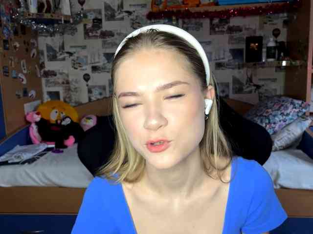 LuveniaMalena webcam