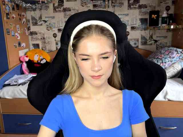 LuveniaMalena webcam