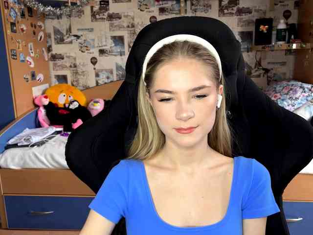 LuveniaMalena webcam