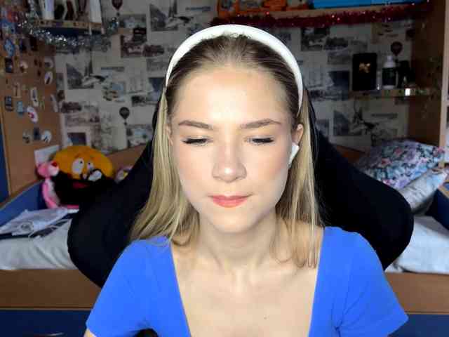 LuveniaMalena webcam