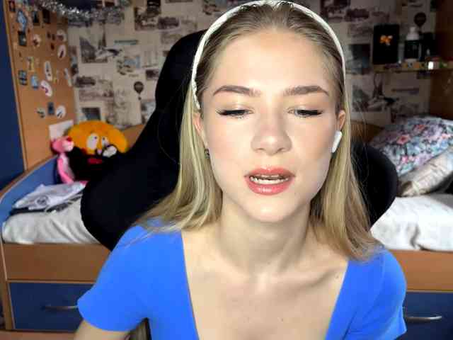 LuveniaMalena webcam