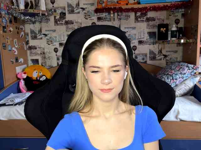 LuveniaMalena webcam