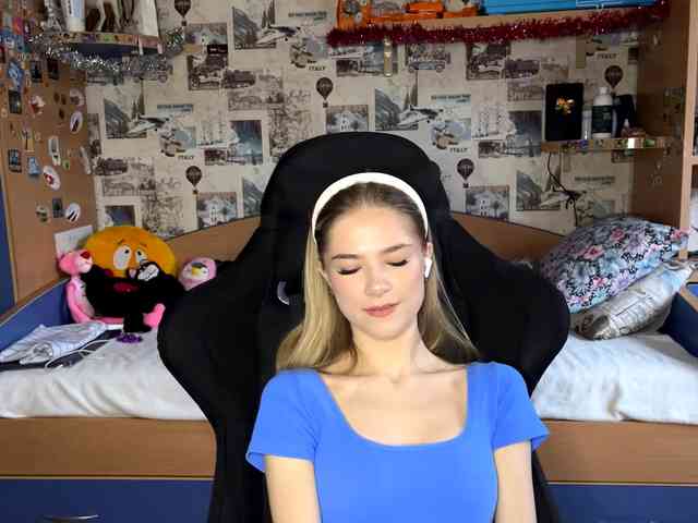 LuveniaMalena webcam