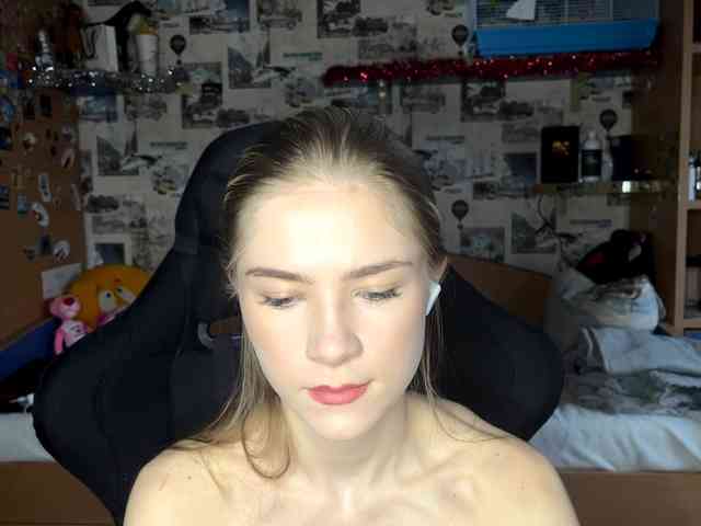 LuveniaMalena webcam