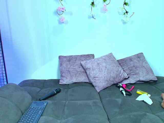 Scarlettaviebby webcam