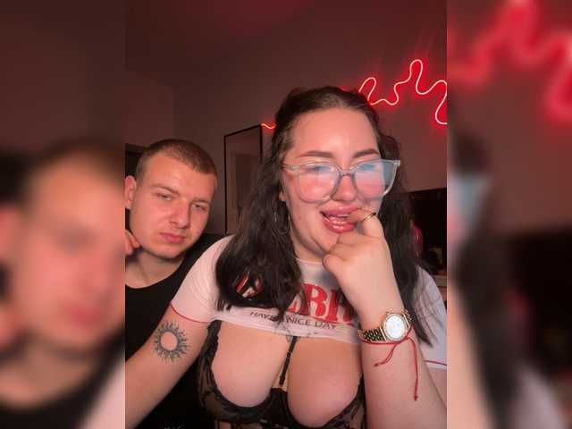 go to chat with MoonAura