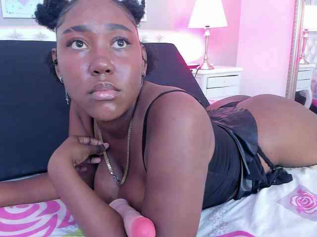 Karlaa-Ramirez webcam