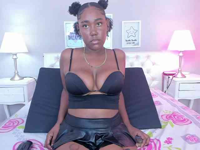 Karlaa-Ramirez webcam