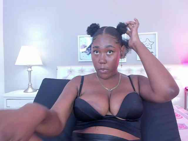 Karlaa-Ramirez webcam