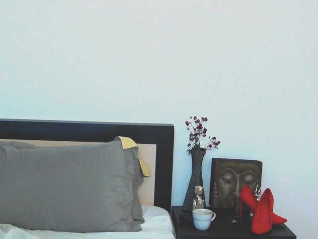 LouiseBelle's BongaCams show and profile