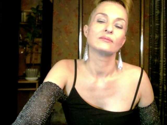 Soniadance's BongaCams show and profile