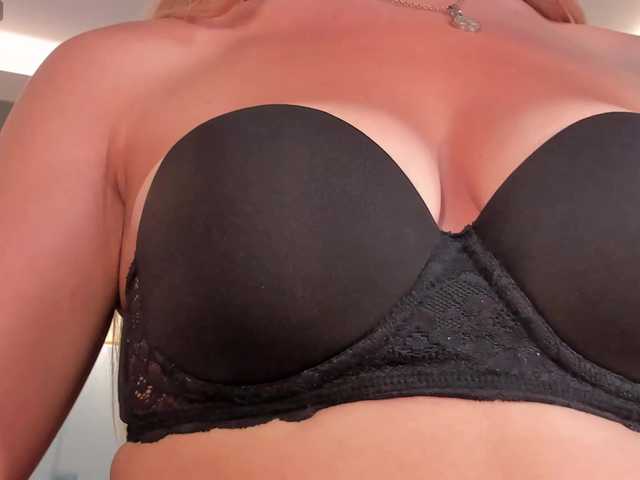 RossiRivers's BongaCams show and profile