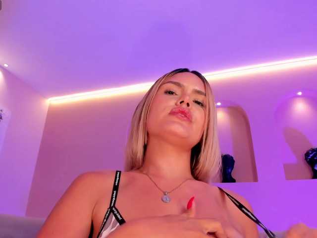 RossiRivers's BongaCams show and profile