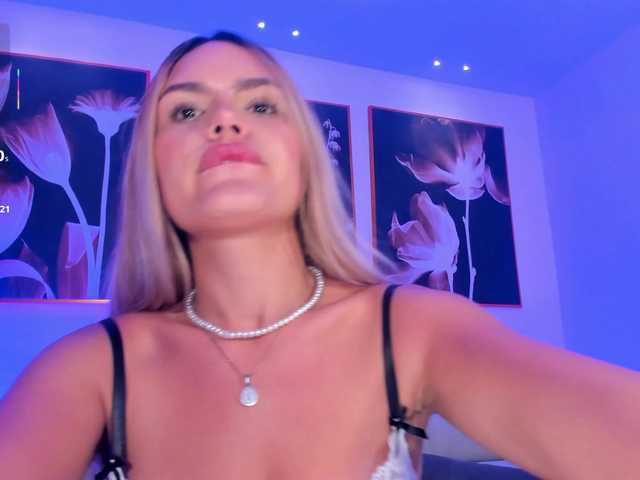 RossiRivers's BongaCams show and profile