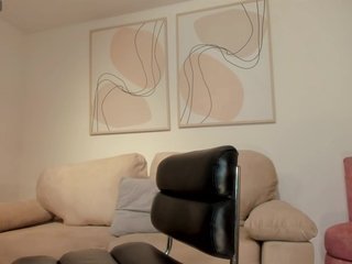 LisaFlowers Porn Show